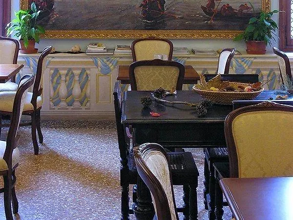 Ca' Centopietre Venecia 3*,  Italia